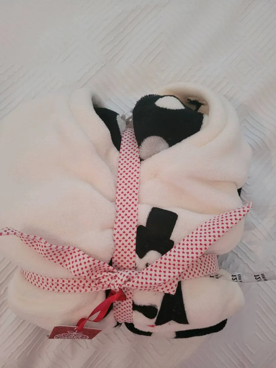 Brand new pyjamas - Image 2