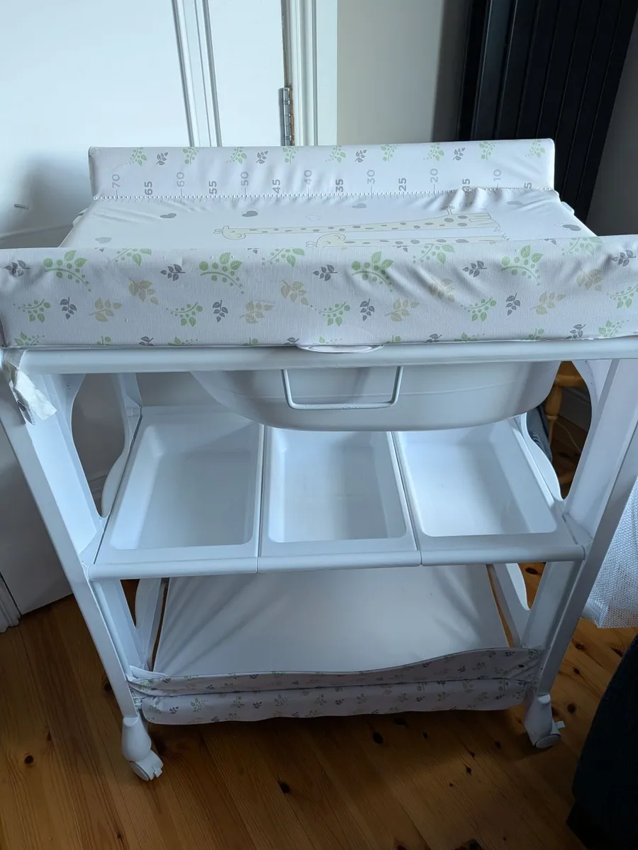 Changing table - Image 2