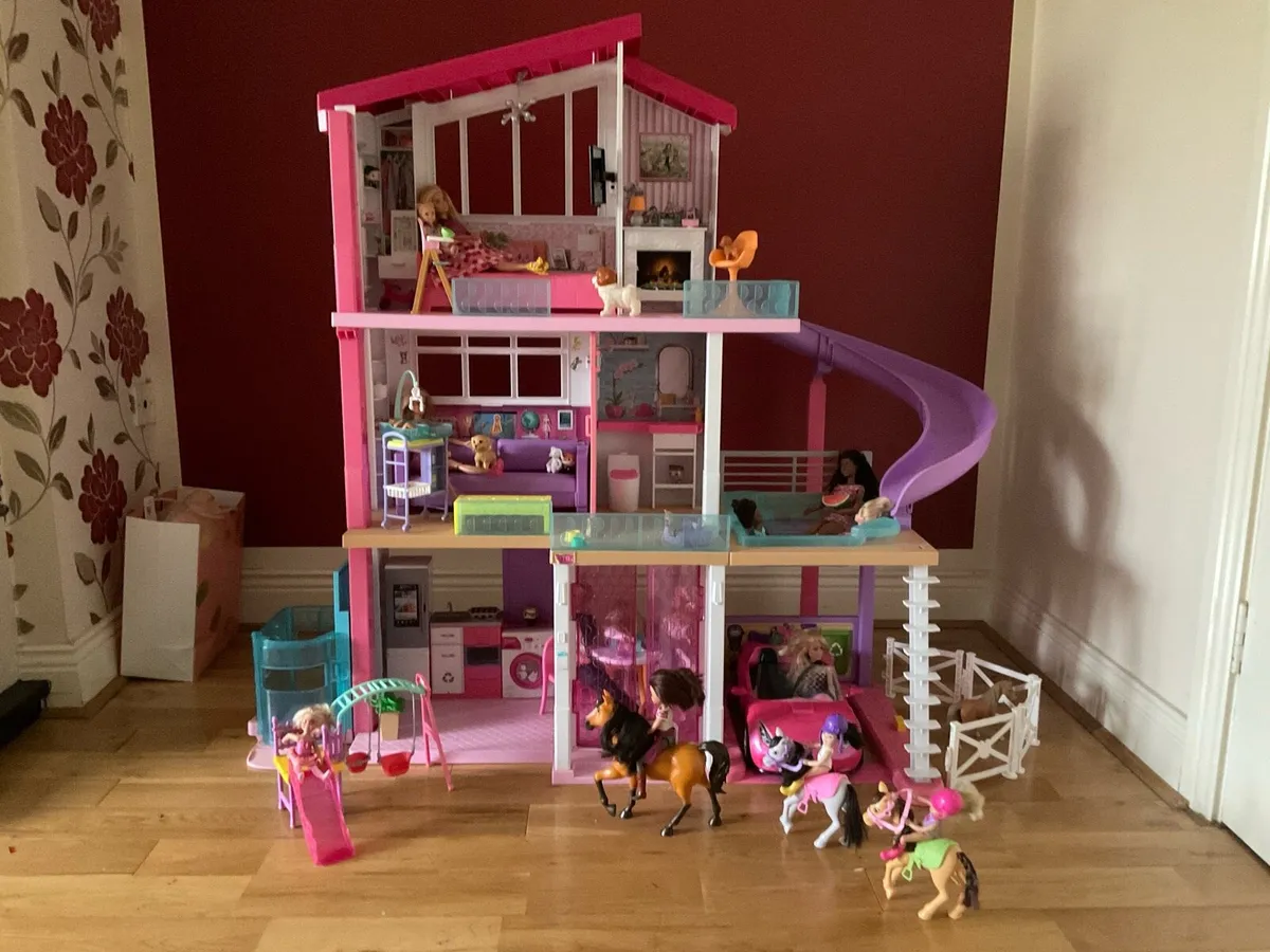 Barbie Dream House. - Image 1