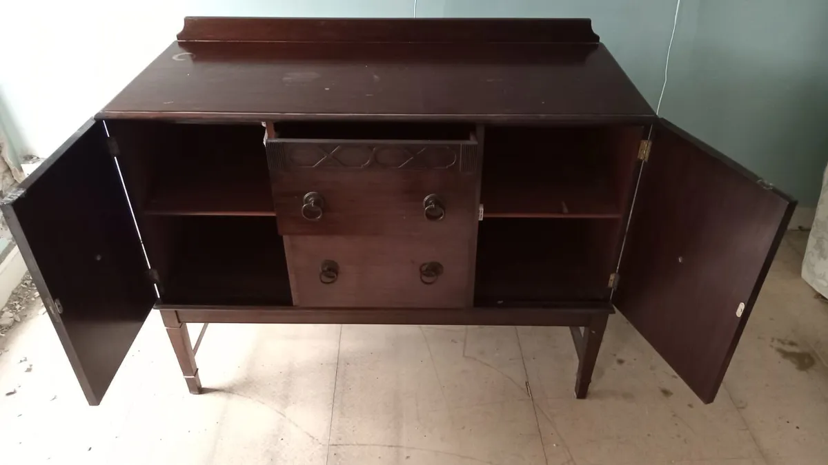 Bedroom cupboard - Image 2
