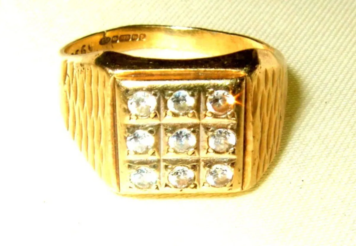 Vintage Gentlemans Gemset Ring - Image 1