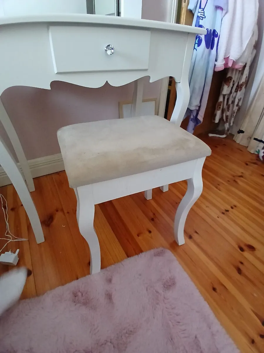 Vanity table - Image 2