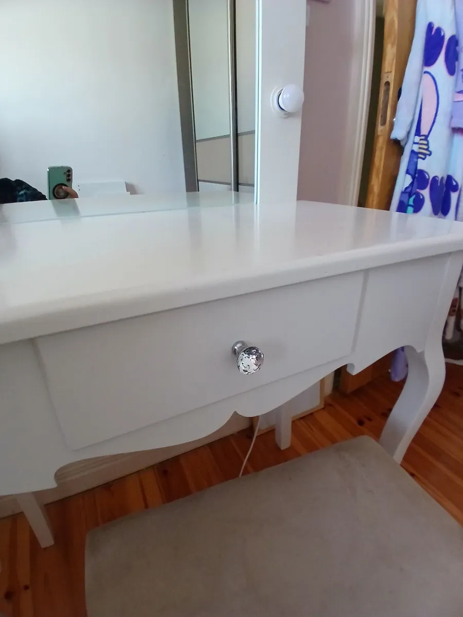 Vanity table - Image 3