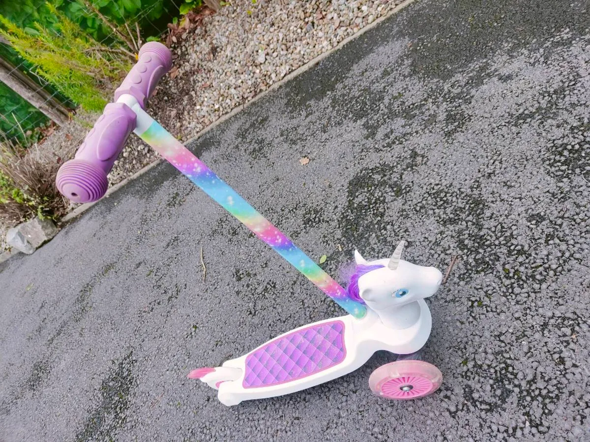 Kids scooter - Image 1