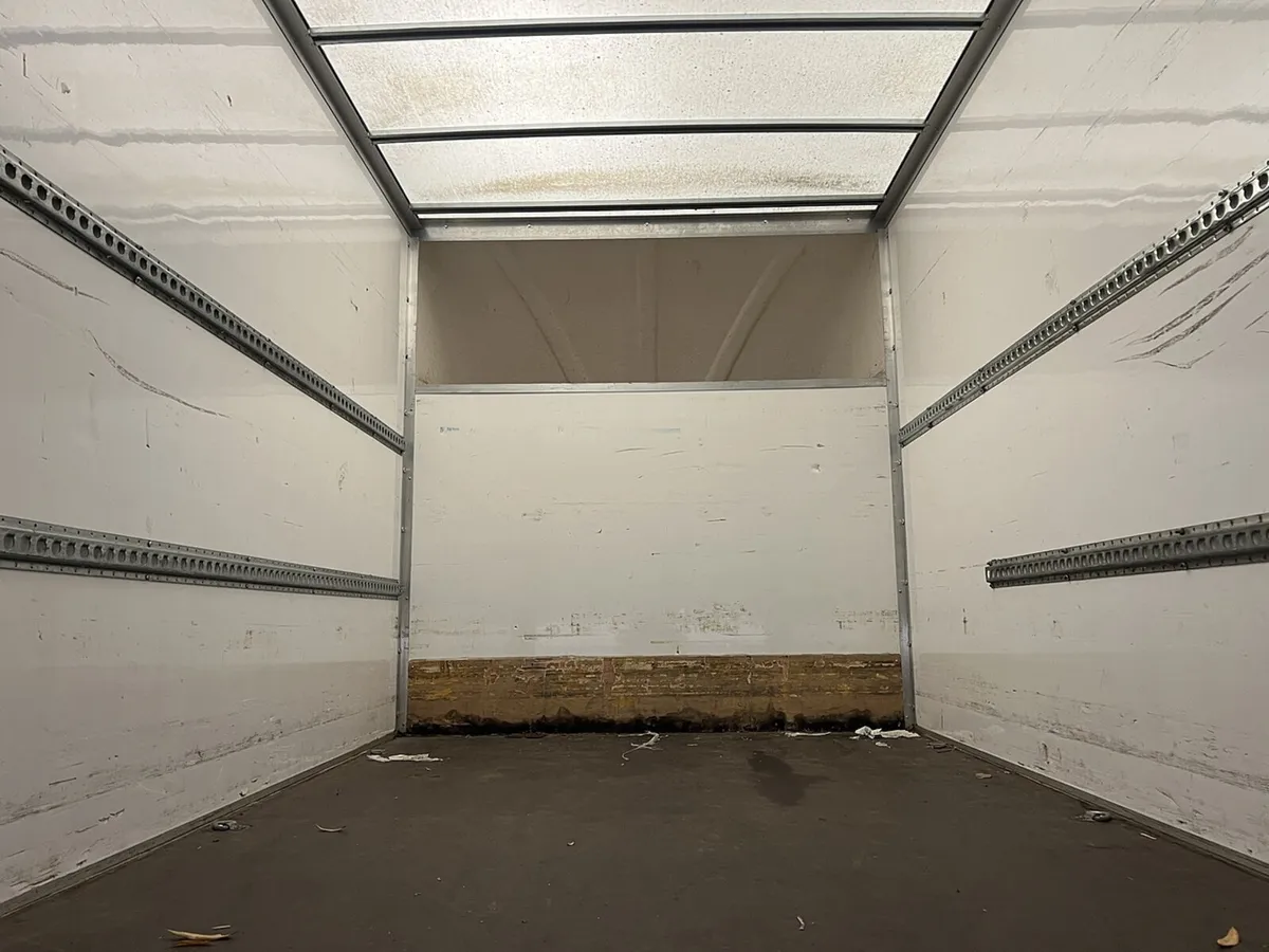2023 Mercedes-Benz Sprinter Luton Box Van - Image 2