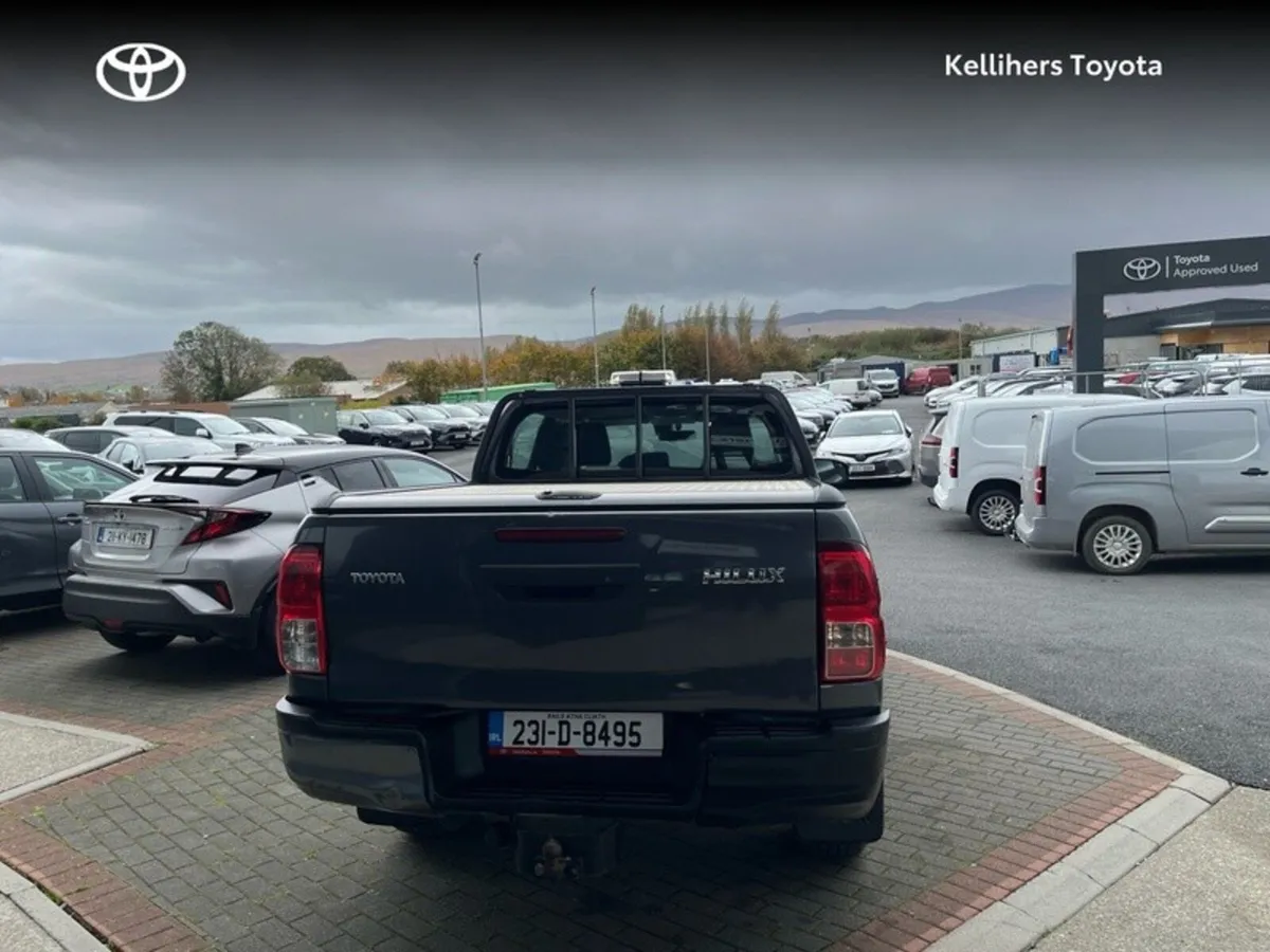 Toyota Hilux 2.4 DLX MANUAL - Image 4