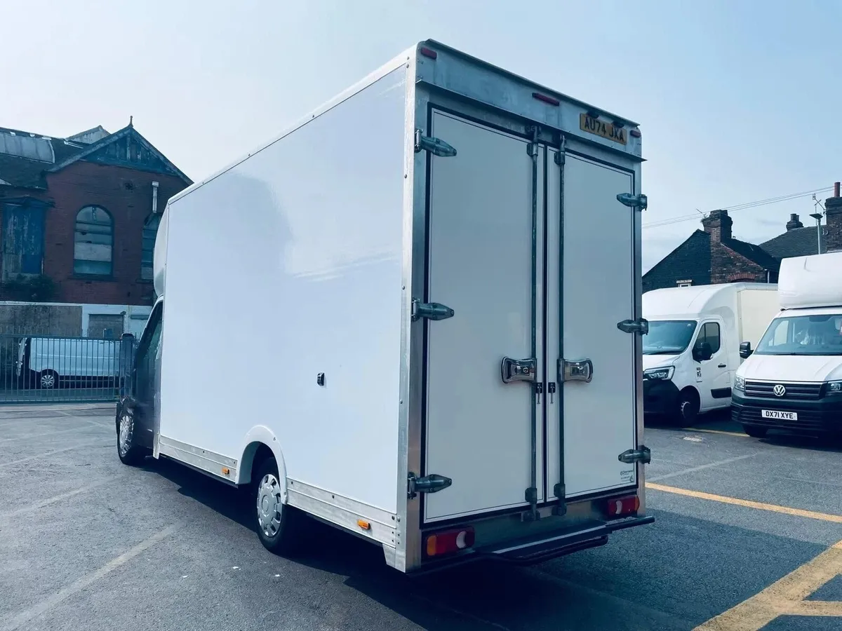 2024 Renault Master Luton Low Loader Van - Image 4