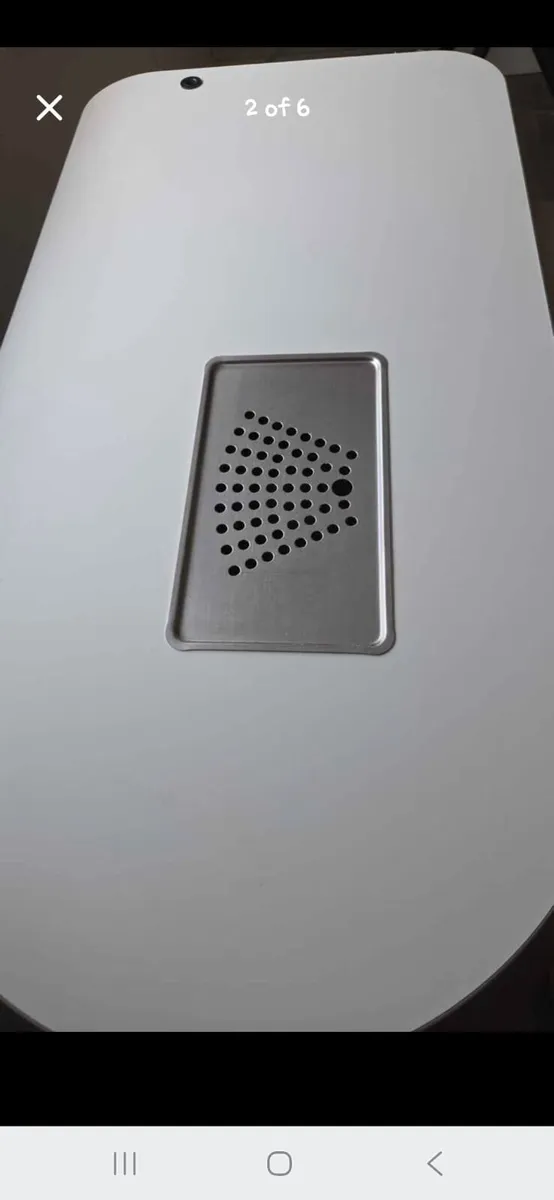 Nail desk with built in extractor fan. - Image 4