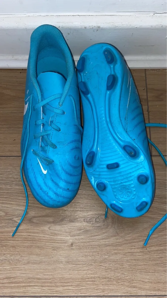 Astroturf football boots - Image 1