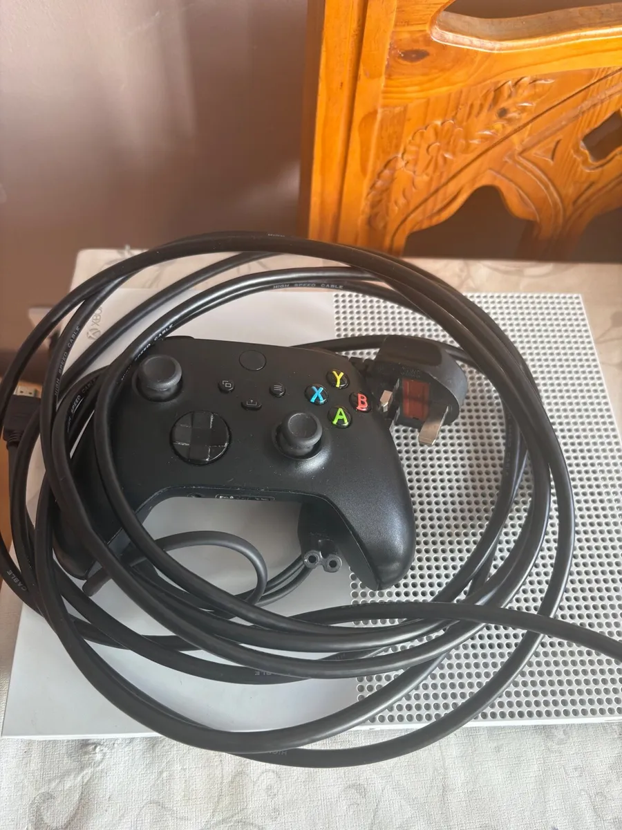 White Xbox one S - Image 2