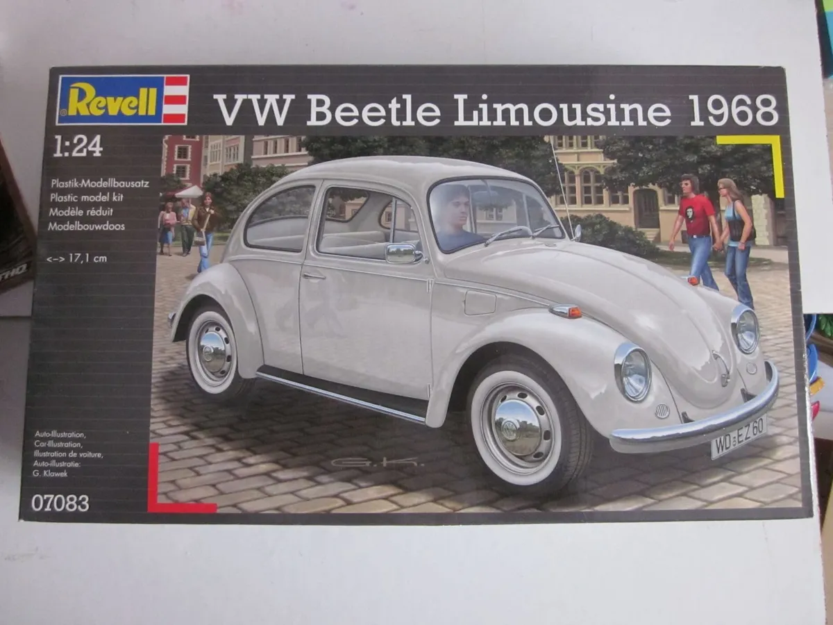 VW Beetle Limousine Revell Model Kit - Image 1