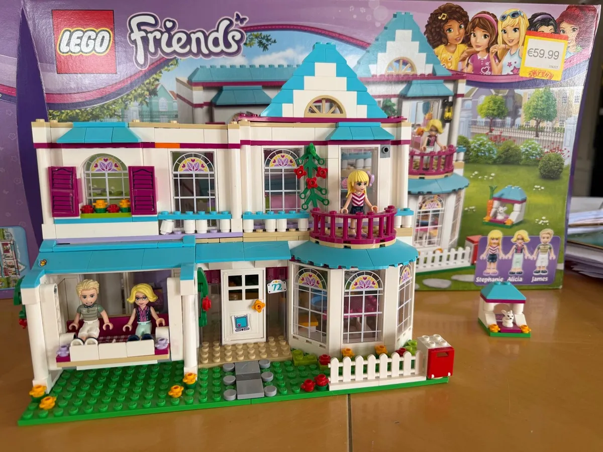 Lego Friends Stephanie’s House - Image 1