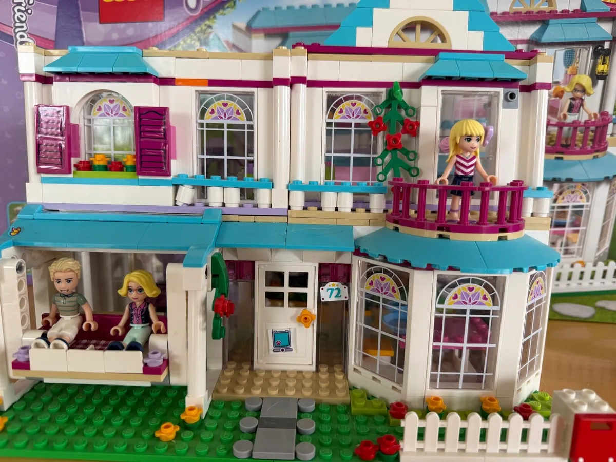 Lego Friends Stephanie’s House - Image 2
