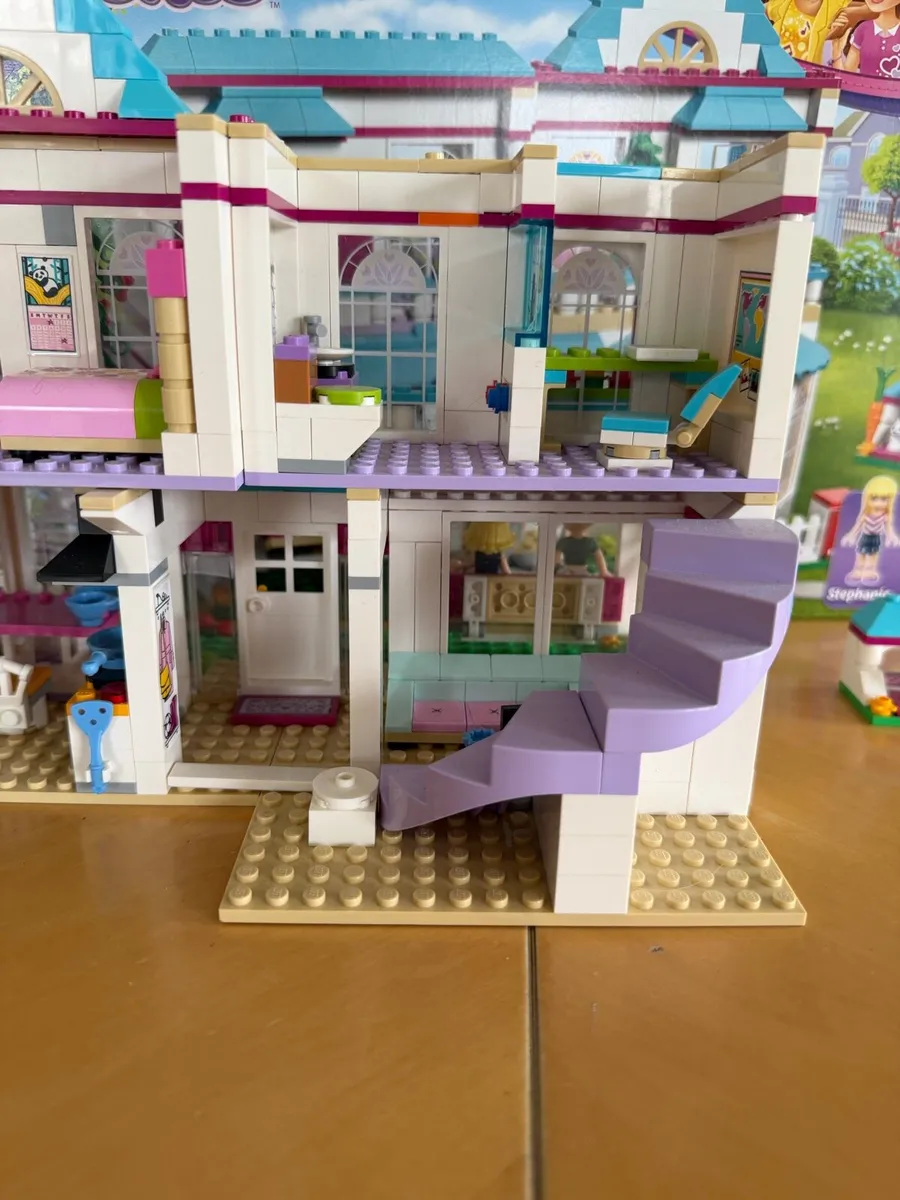Lego Friends Stephanie’s House - Image 4