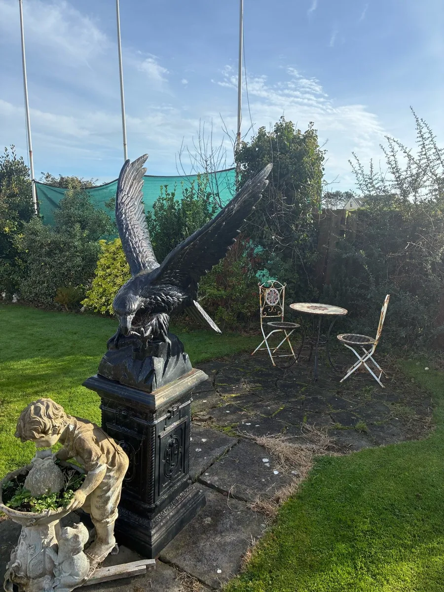 Garden ornament - eagle and base - Image 3