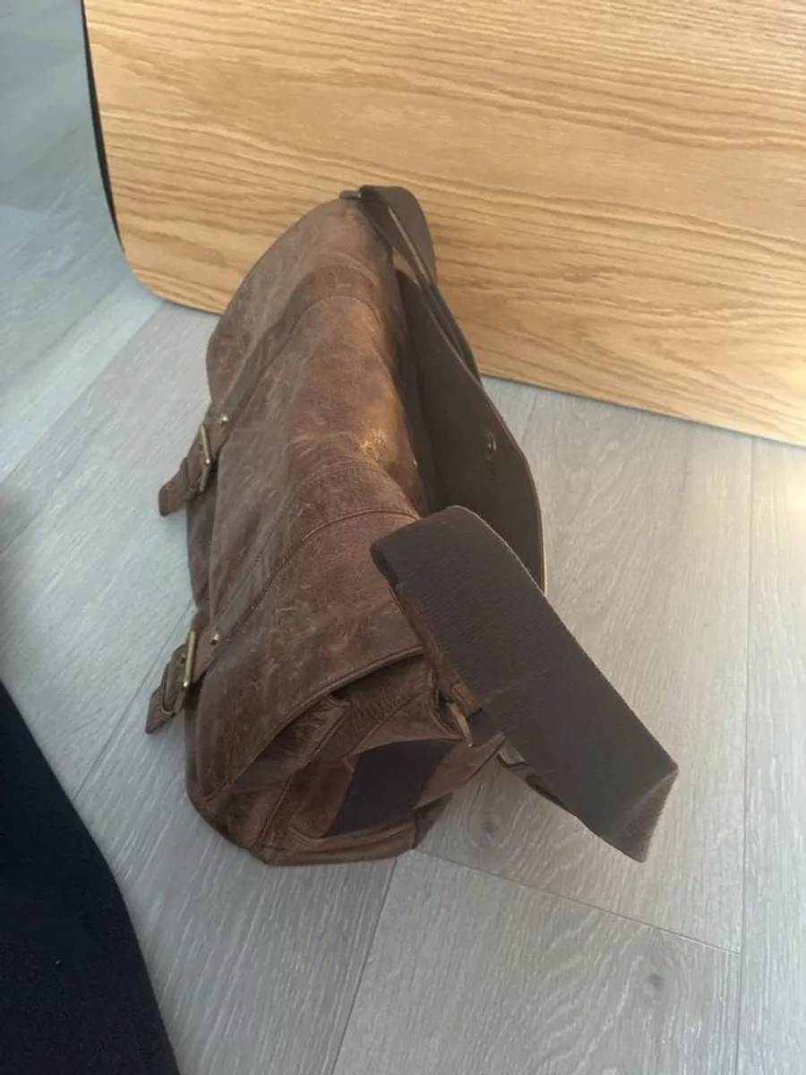 Leather bag - messenger/satchel style - Image 2