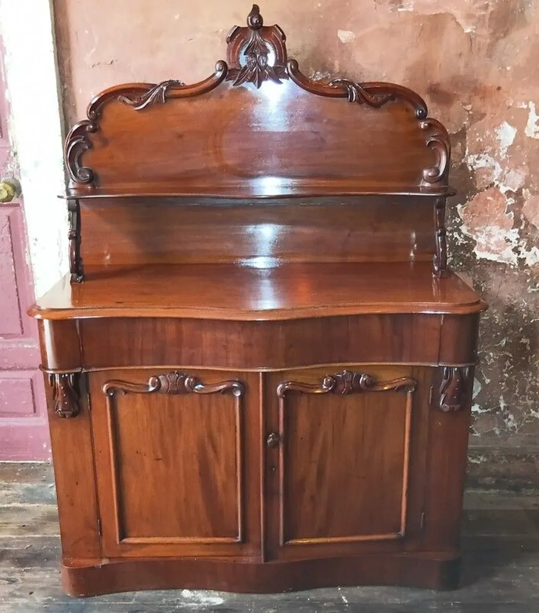 Victorian antique mahogany Cottage Sideboard - Image 1