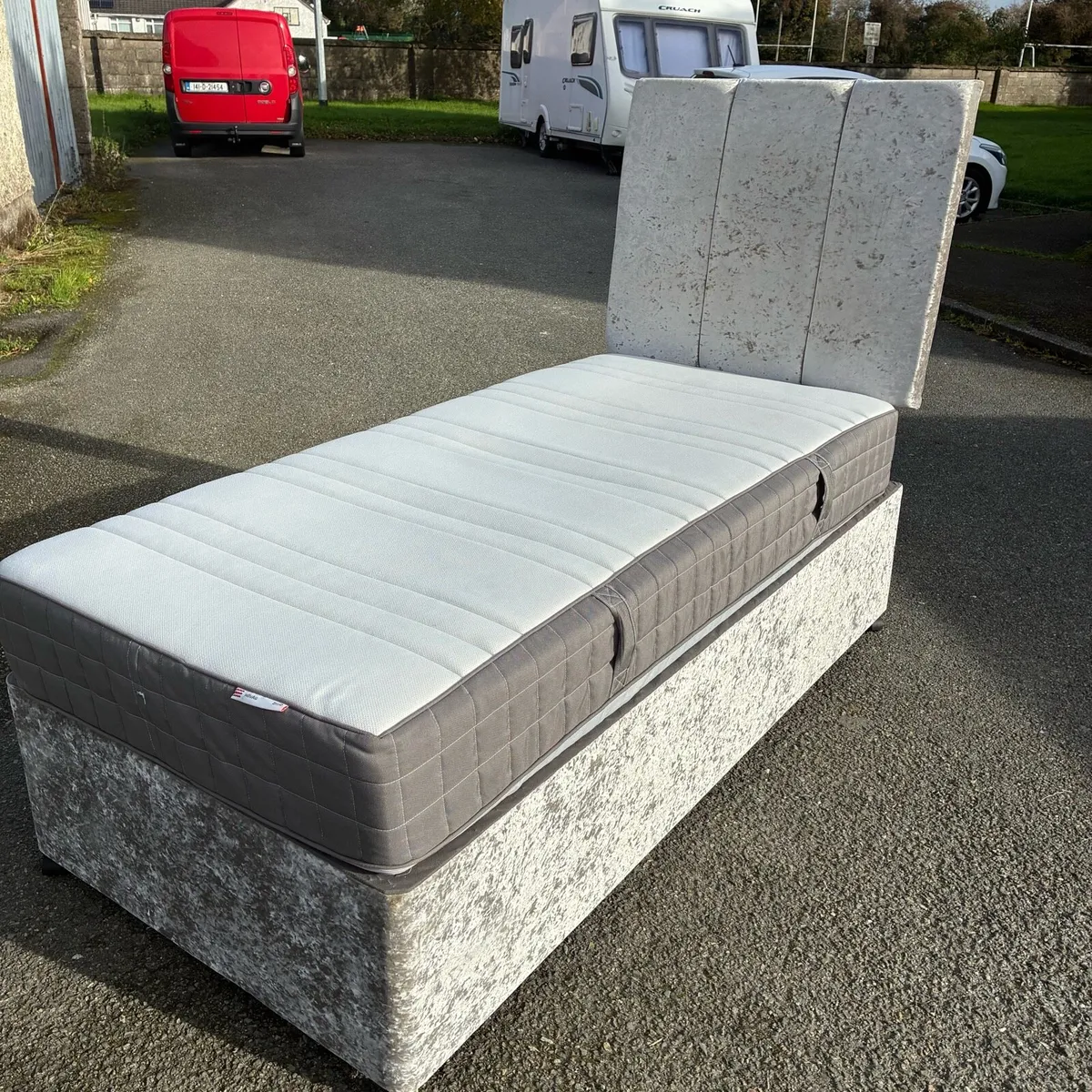 Single crushed Velvet Bed & Mattress - Image 2