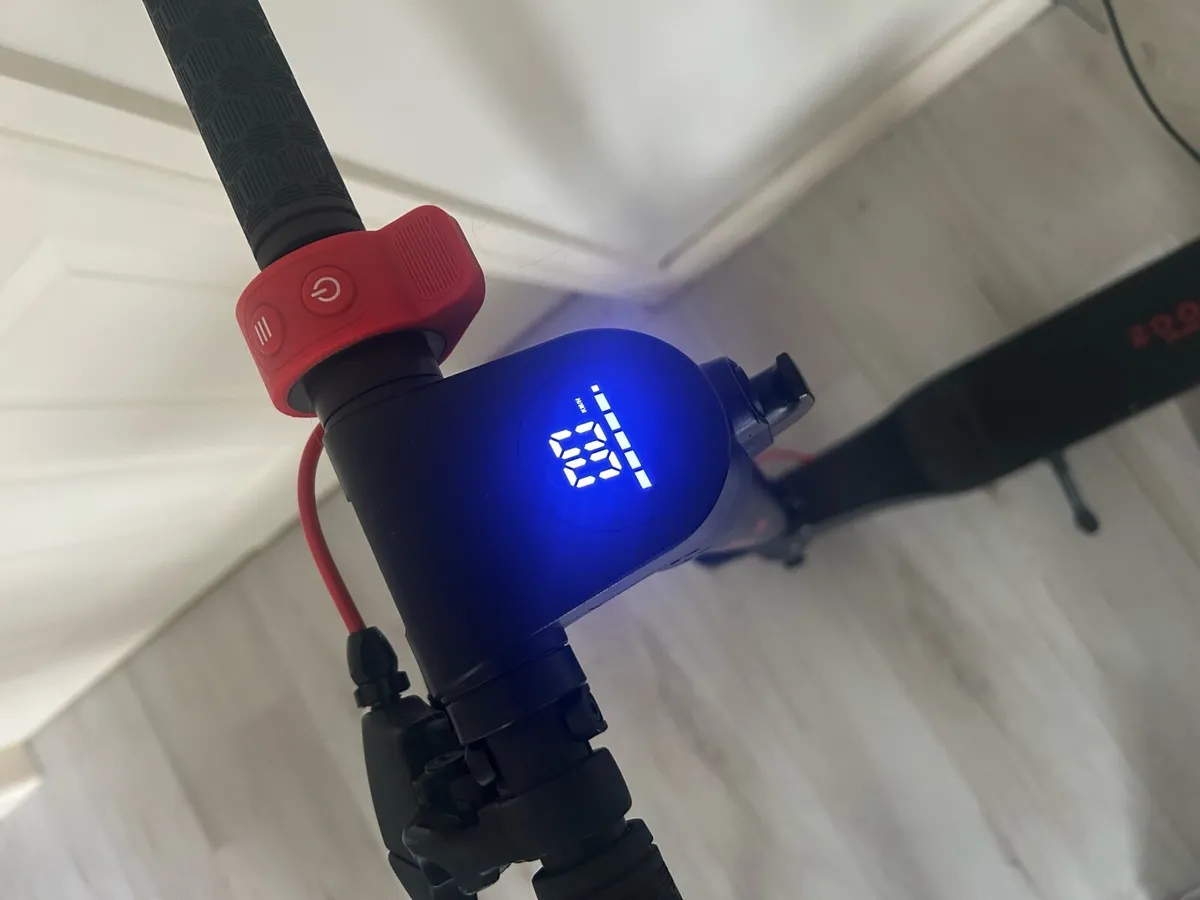 Electric scooter - Image 2