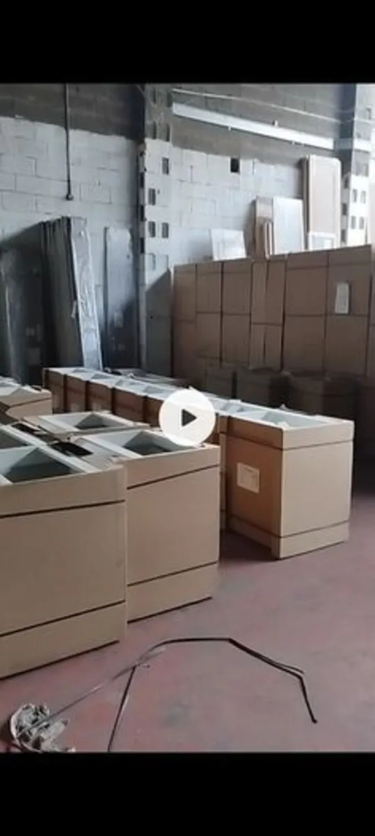 Kitchen cabinets need gone asap - Image 3