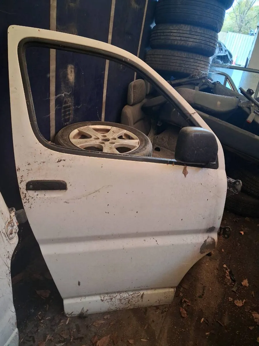 Toyota hiace doors - Image 2