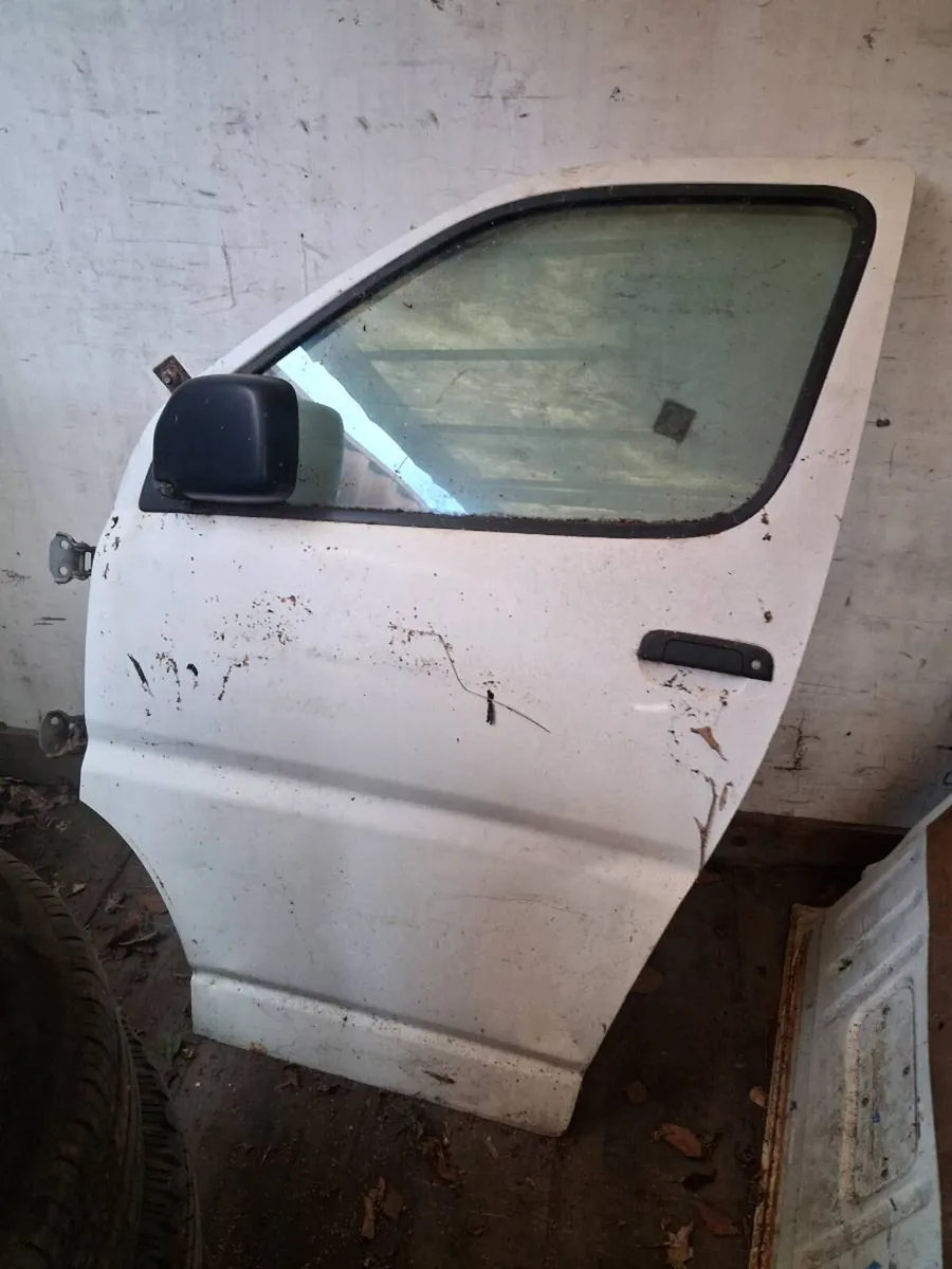 Toyota hiace doors - Image 3