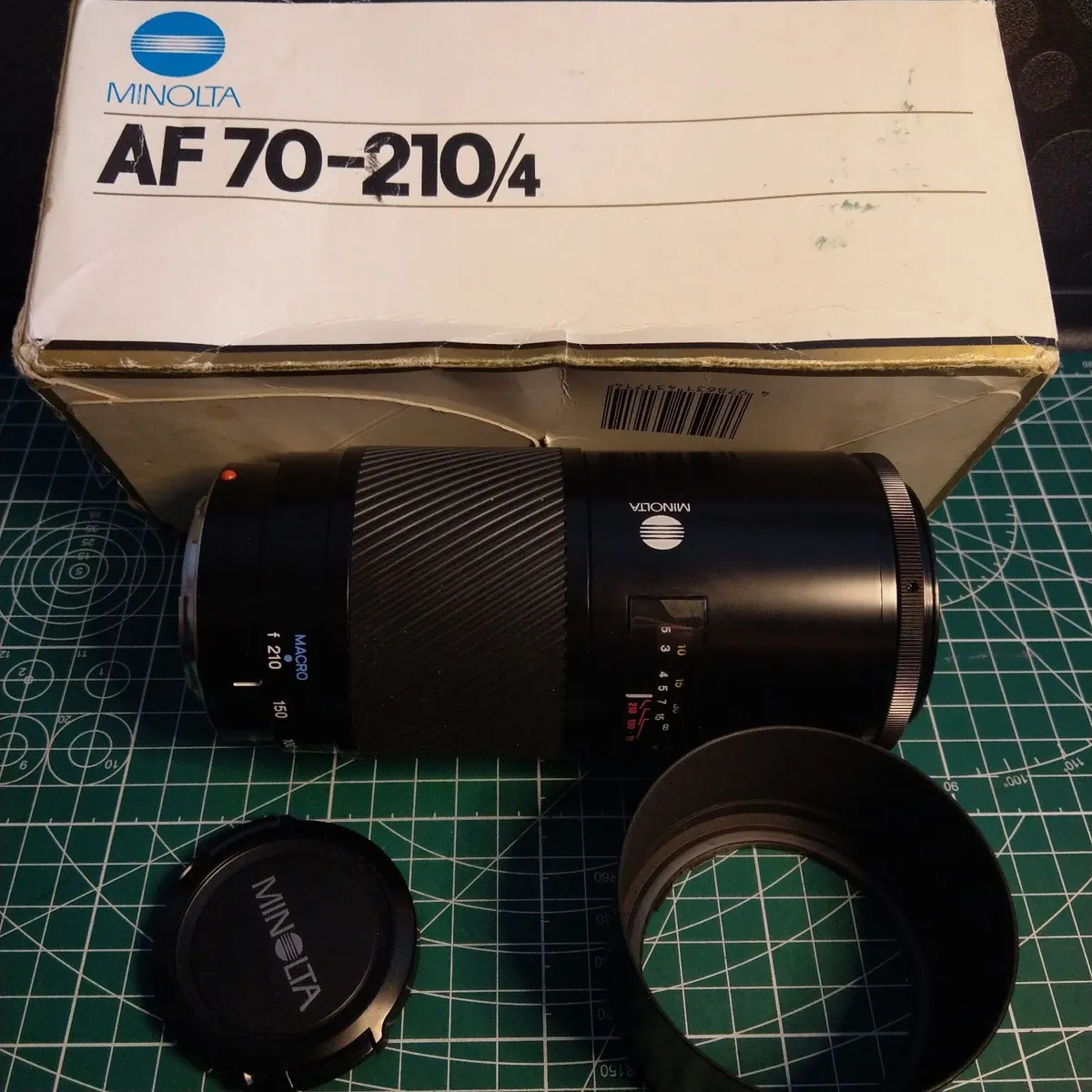 Minolta/Sony A mount 70-210mm f/4 beercan lens - Image 1