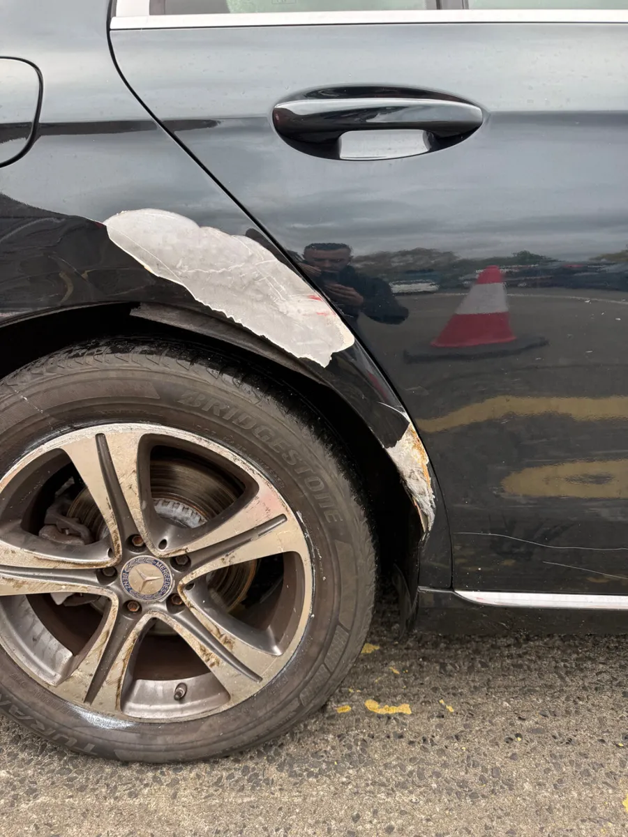 2016 MERCEDES E220 - Image 3