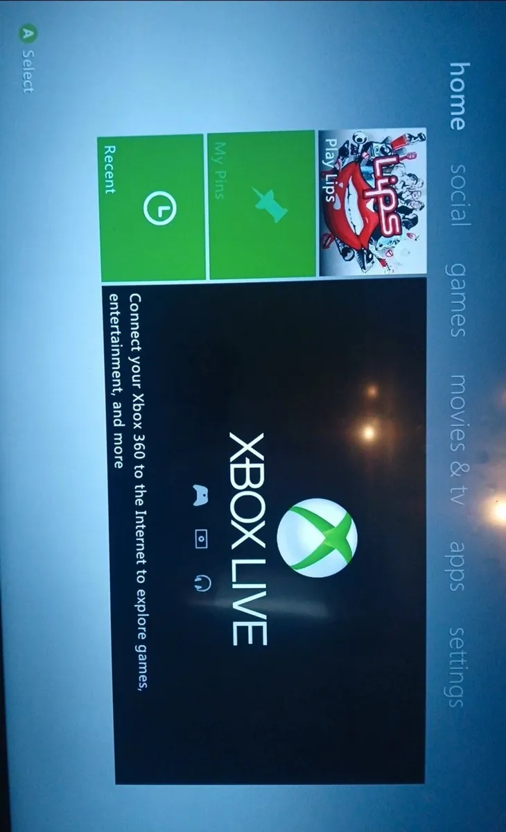 Xbox 360 E 250gb with controller and games - Image 2