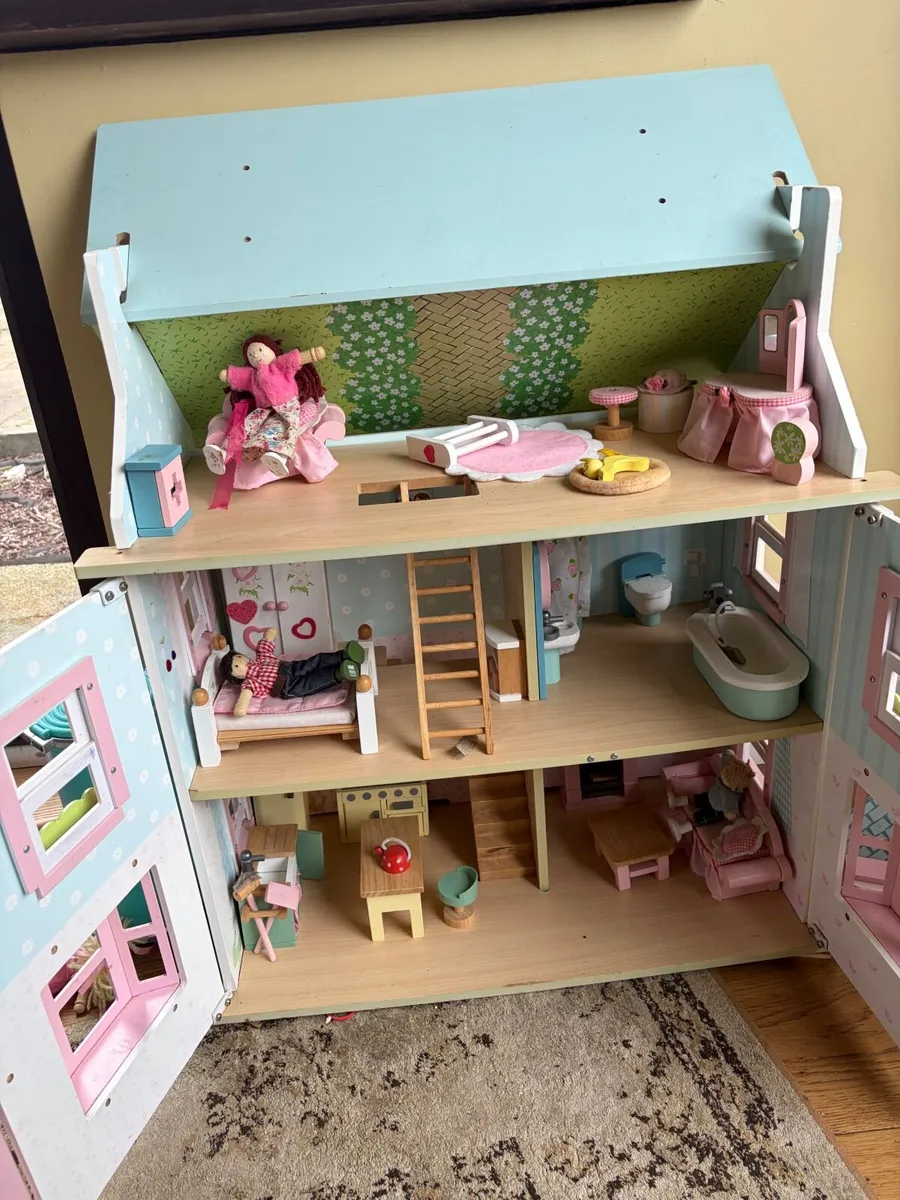 Dolls house - Image 2
