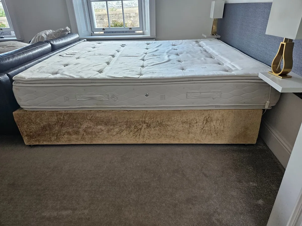 2 Super Kingsize Beds with Sealy Mattresses - Image 2