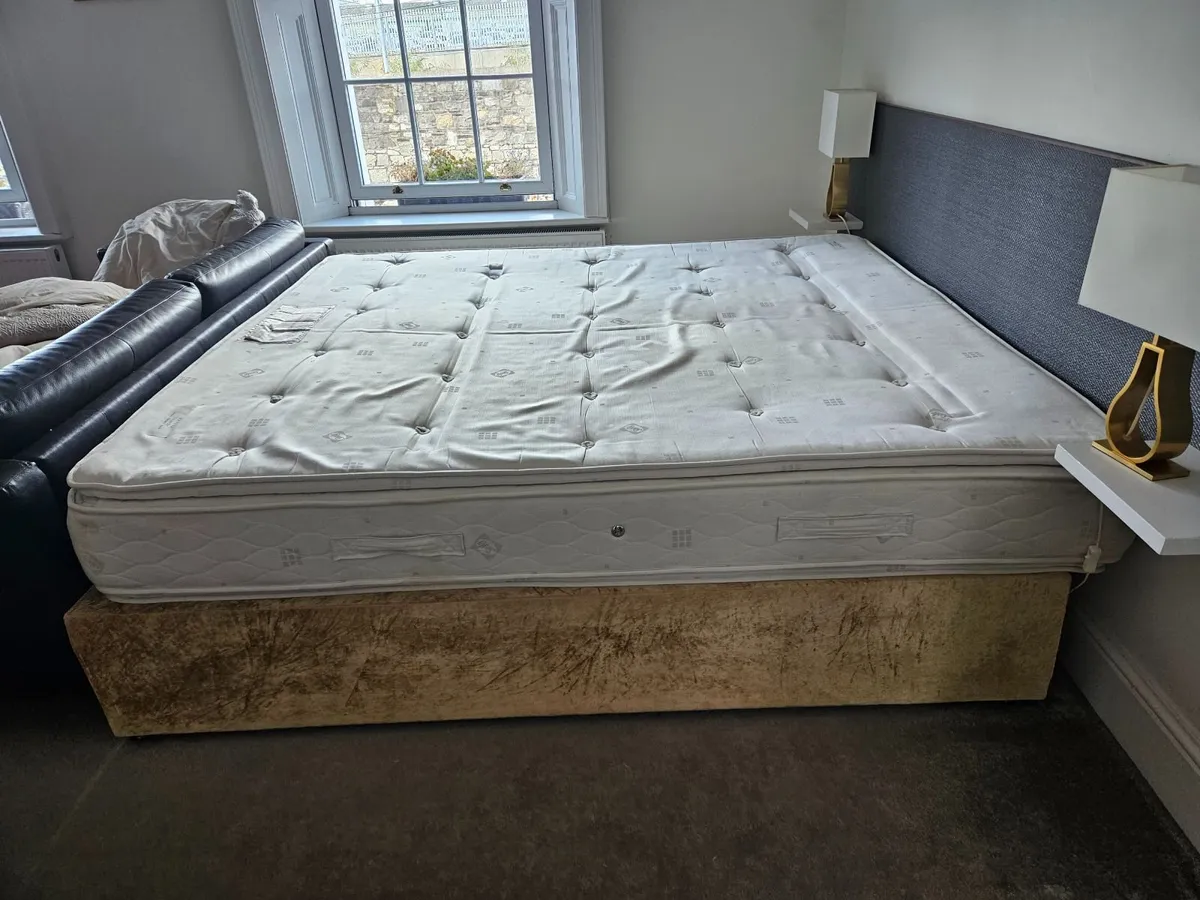 2 Super Kingsize Beds with Sealy Mattresses - Image 1