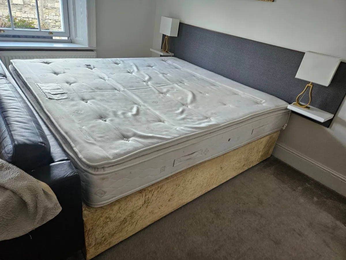 2 Super Kingsize Beds with Sealy Mattresses - Image 3