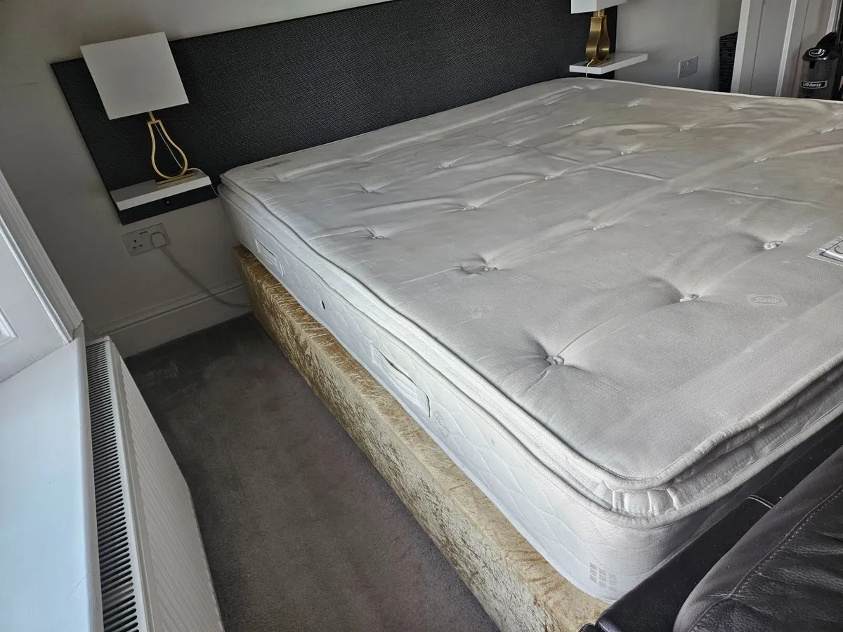 2 Super Kingsize Beds with Sealy Mattresses - Image 4
