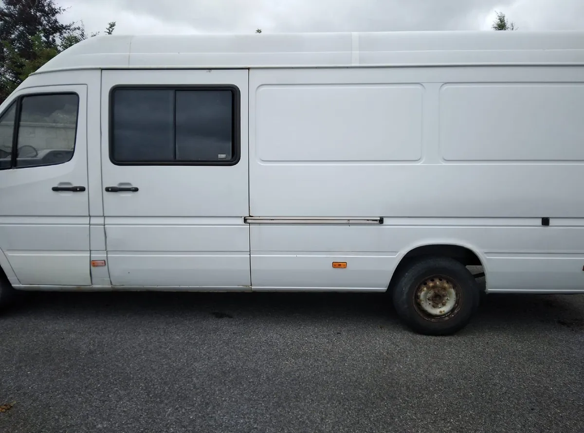 Mercedes-Benz Other 2000 - Image 1