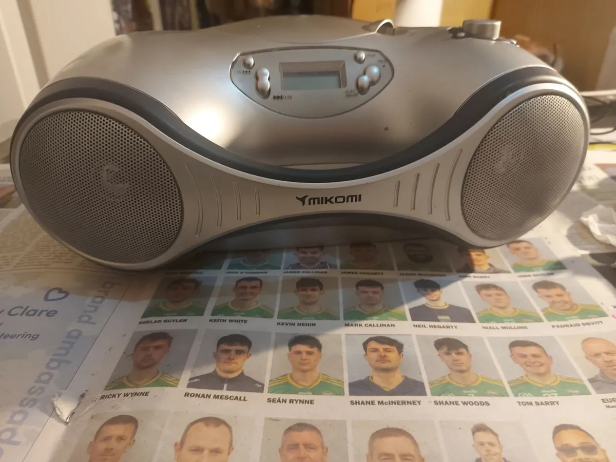 MIKOMI Portable CD-MP3 Player with AM-FM Radio - Image 1