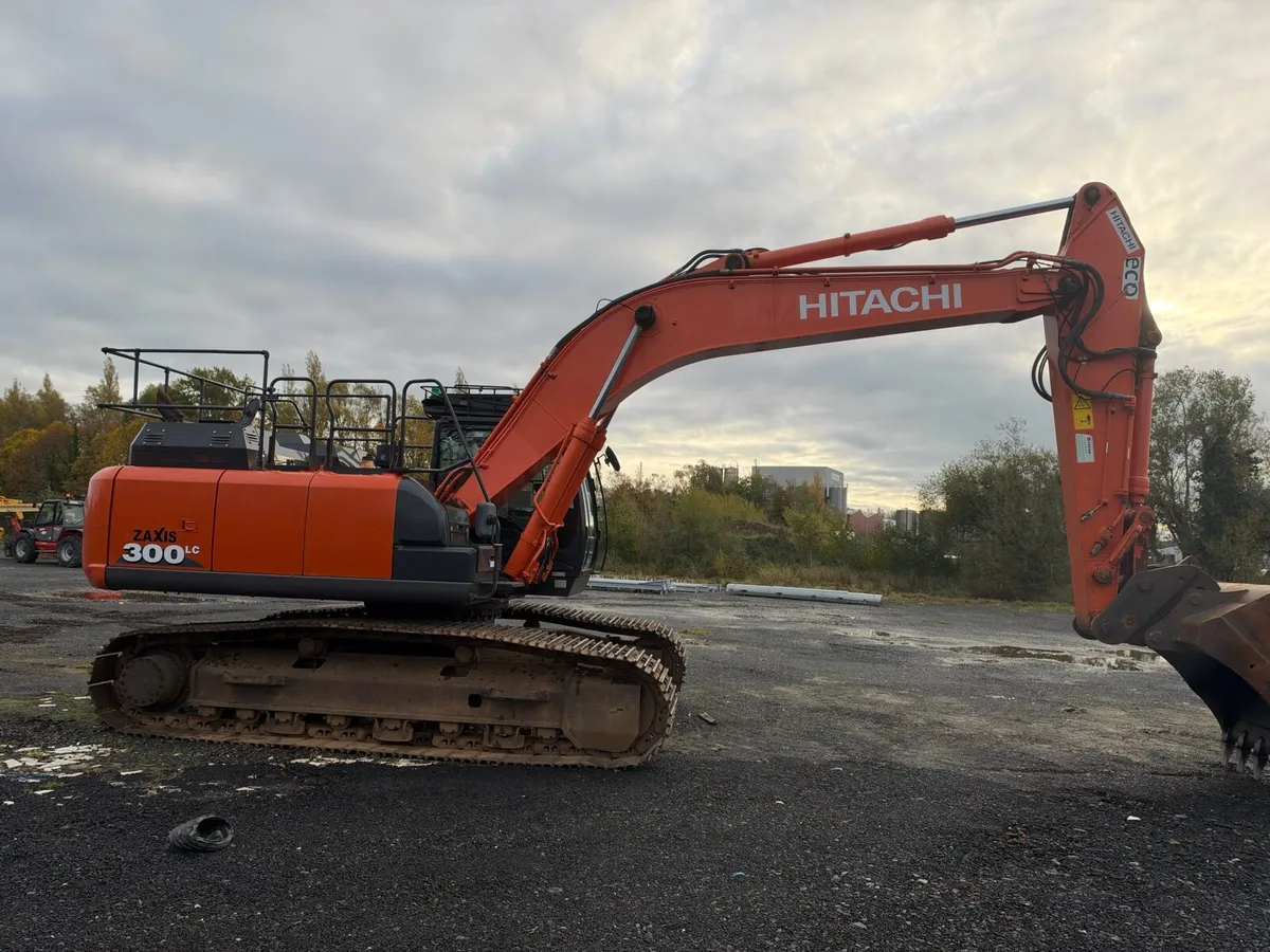 Hitachi zx300lc - 6 excavator - Image 4