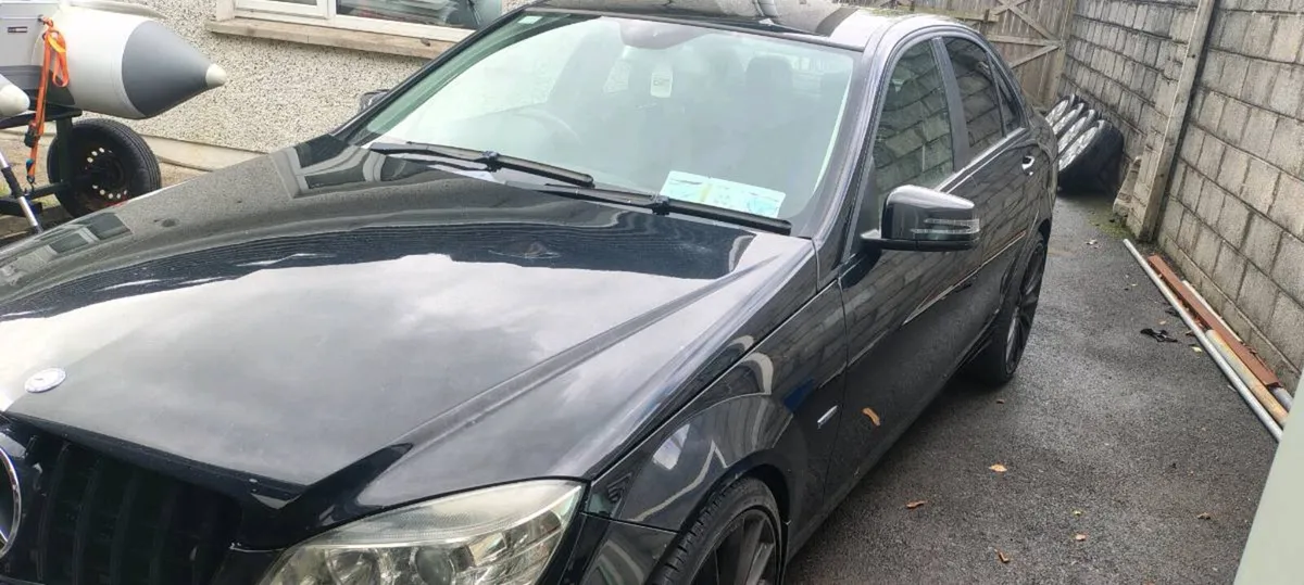 Mercedes C180 executive se - Image 4