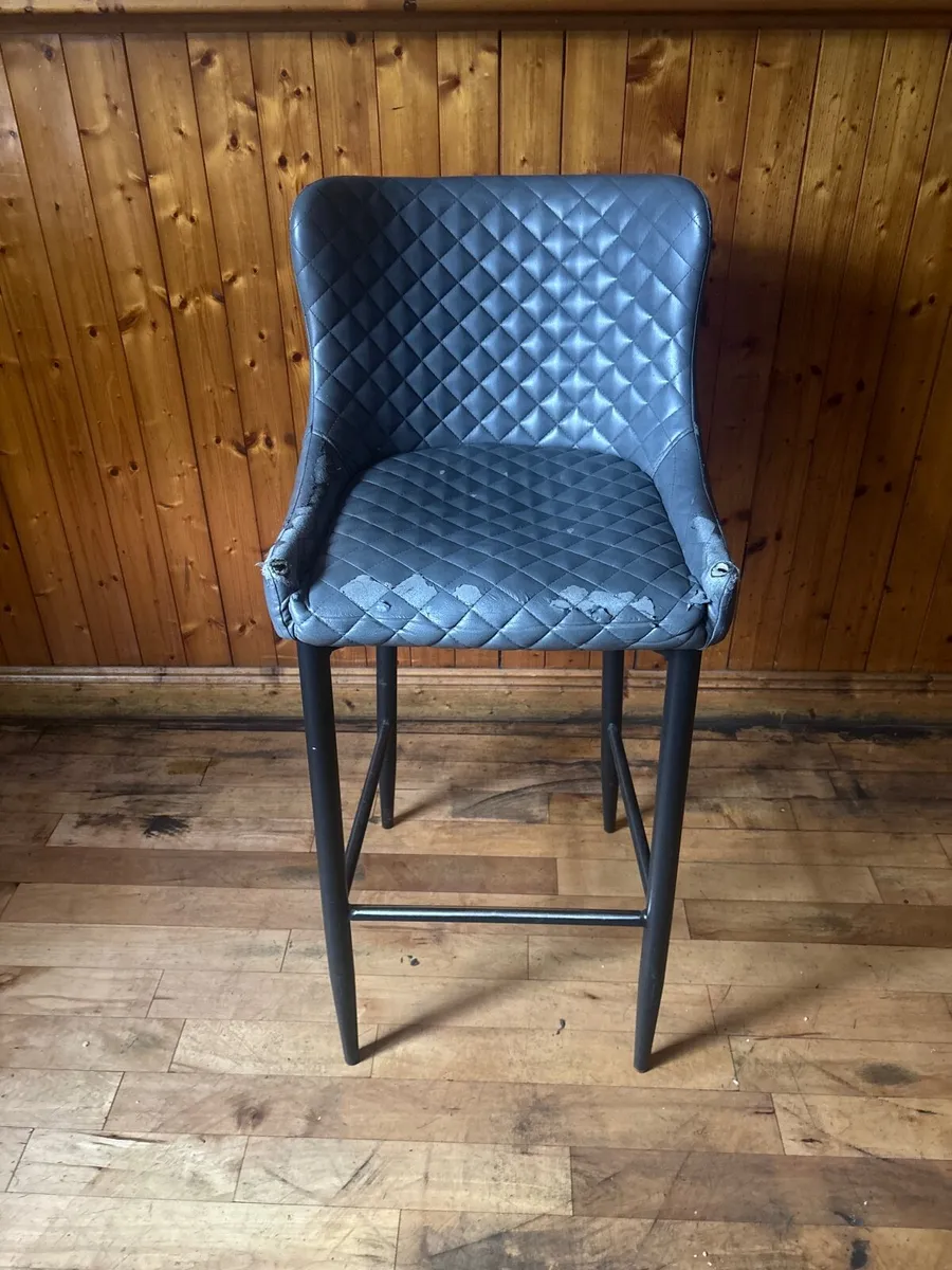 Bar furniture - Image 1