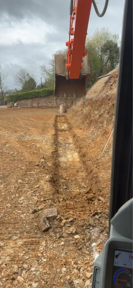Digger hire 13 tonne machines with drivers - Image 3