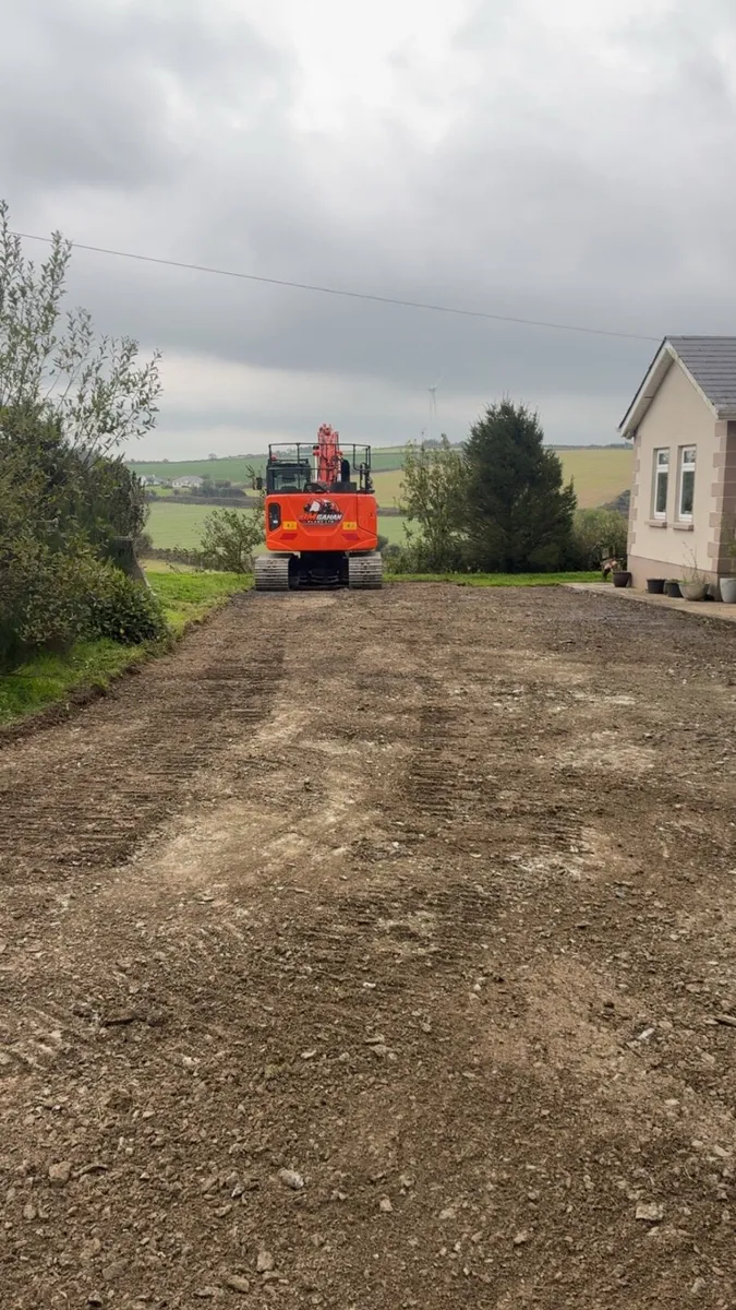 Digger hire 13 tonne machines with drivers - Image 4
