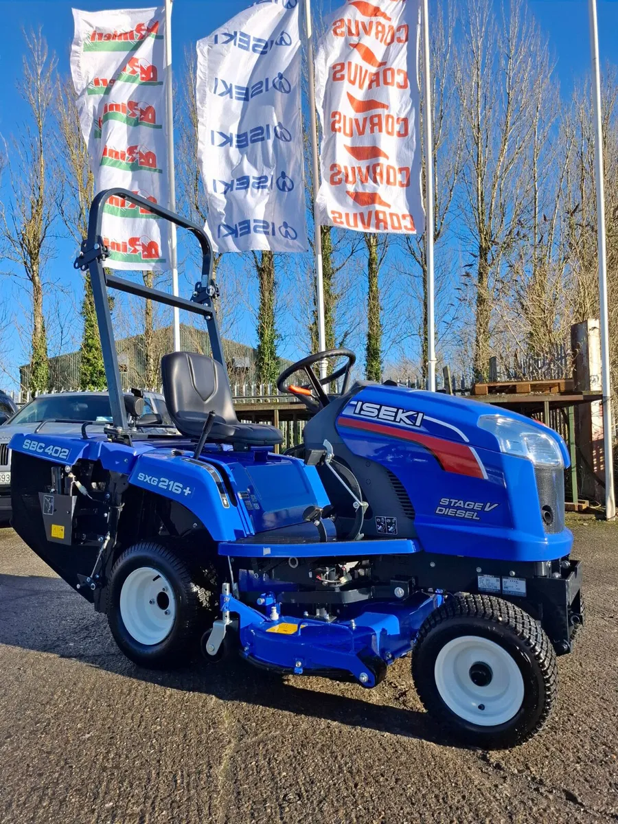 Iseki SXG216 ride on mower - Image 3