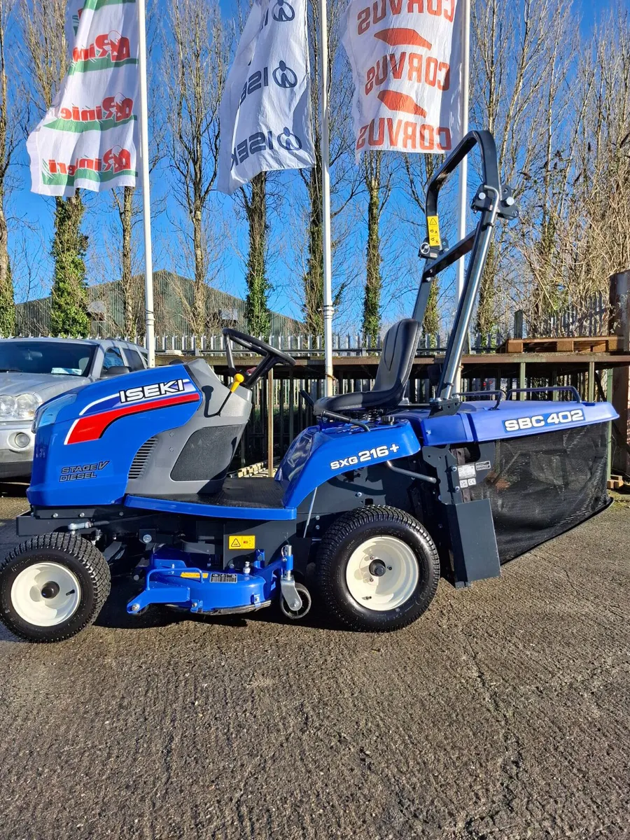 Iseki SXG216 ride on mower - Image 4