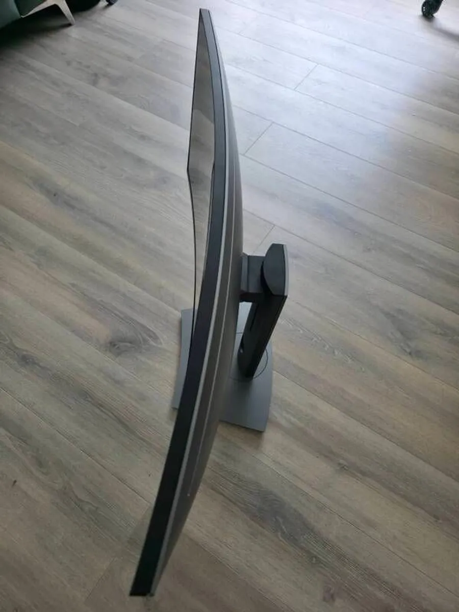 34-inch curved monitor plus privacy screen - Image 3