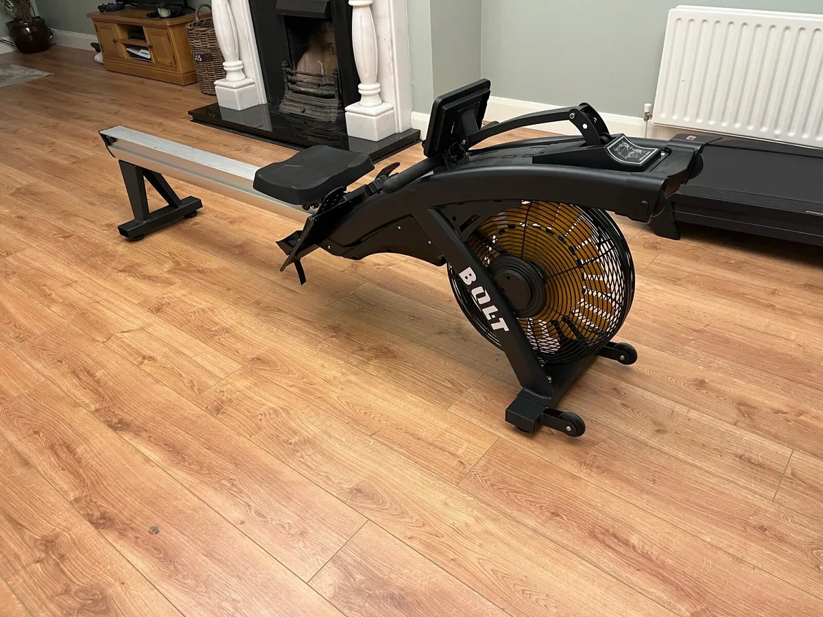 Rowing machine - Image 1