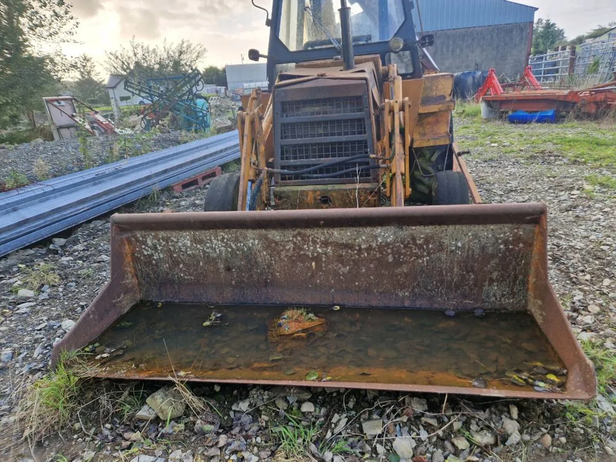 Case 580F digger - Image 3