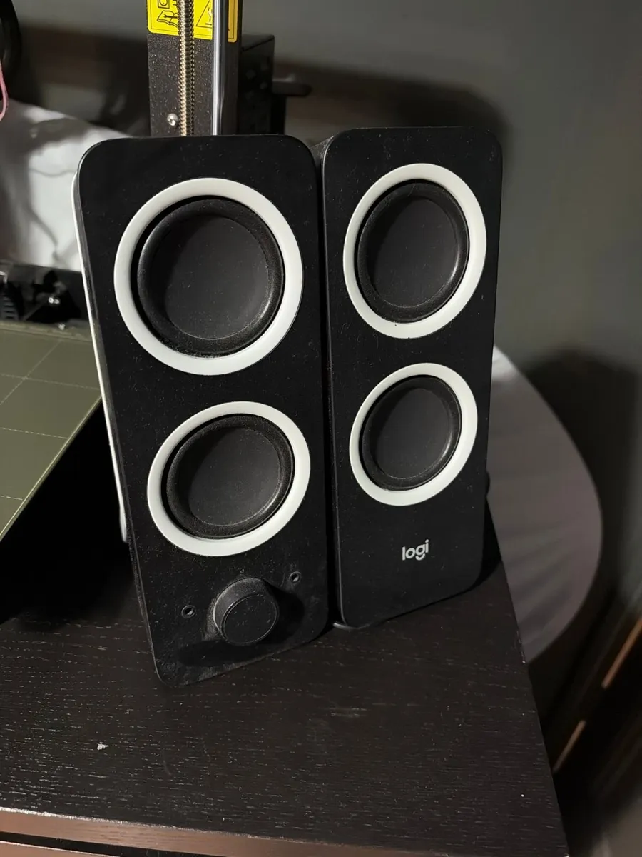 Logitech Z200 Stereo Speakers - Image 1