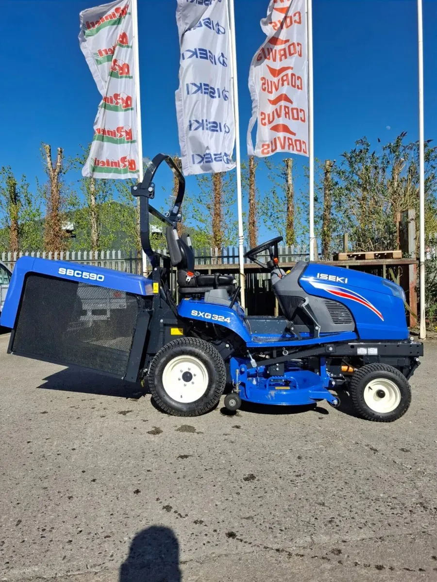 Iseki SXG324 ride on mower - Image 1