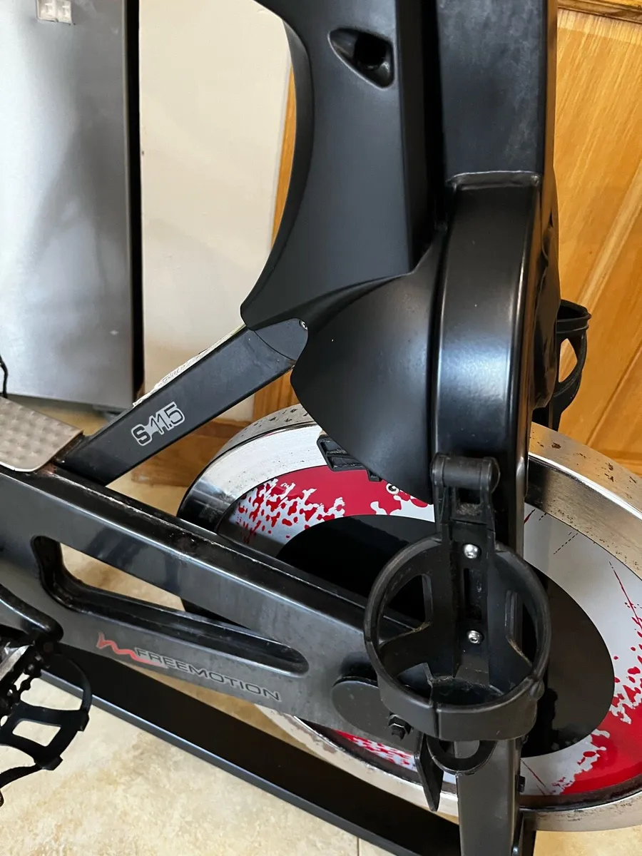 Spin bike 136kg weight capacity - Image 3