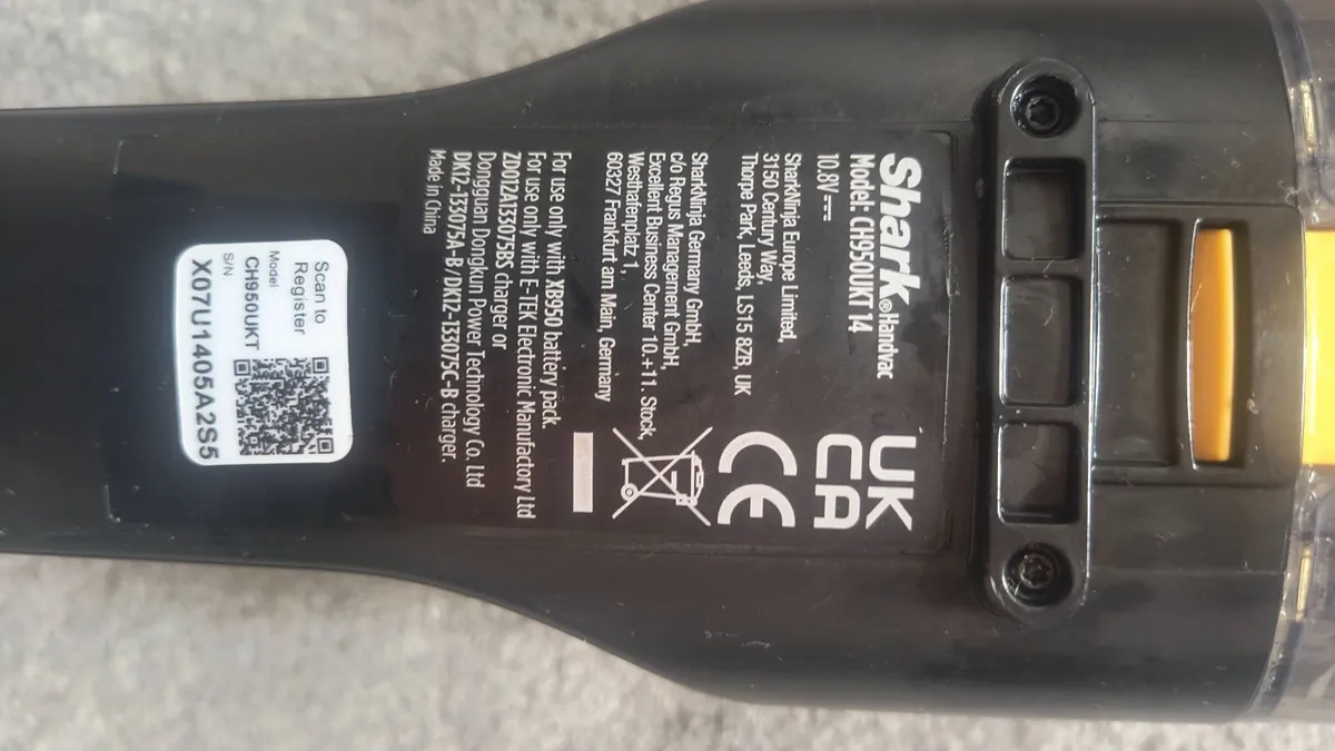 Shark Handheld Cordless Vacuum Cleaner - Image 2